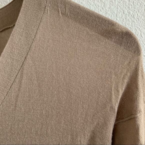 Everlane V Neck Tan 100% Wool Sweater Top Neutral Elevated Basic Small - Picture 6 of 8